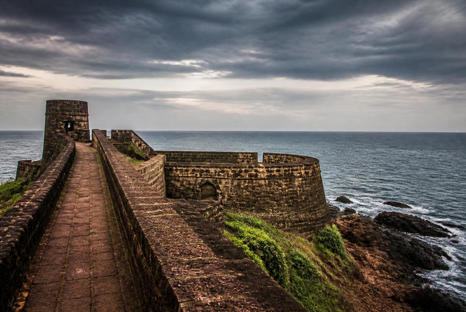 Historic St. Angelo Fort stone walls overlooking the Arabian Sea in Kannur